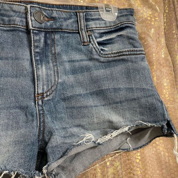 Kut From The Kloth Gidget Med Blue Low Rise Frayed Hem Jean Shorts 6 - Picture 4 of 7